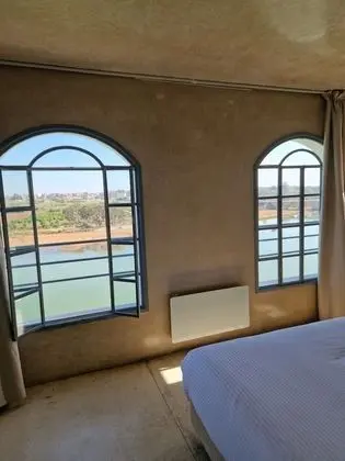 Traditional Oda, Nehir Manzaralı