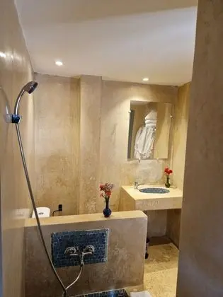 Üç Kişilik Oda