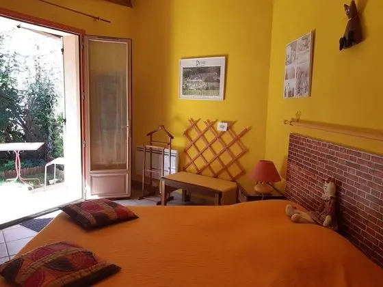 Business Tek Büyük Yataklı Oda (Mimosa)