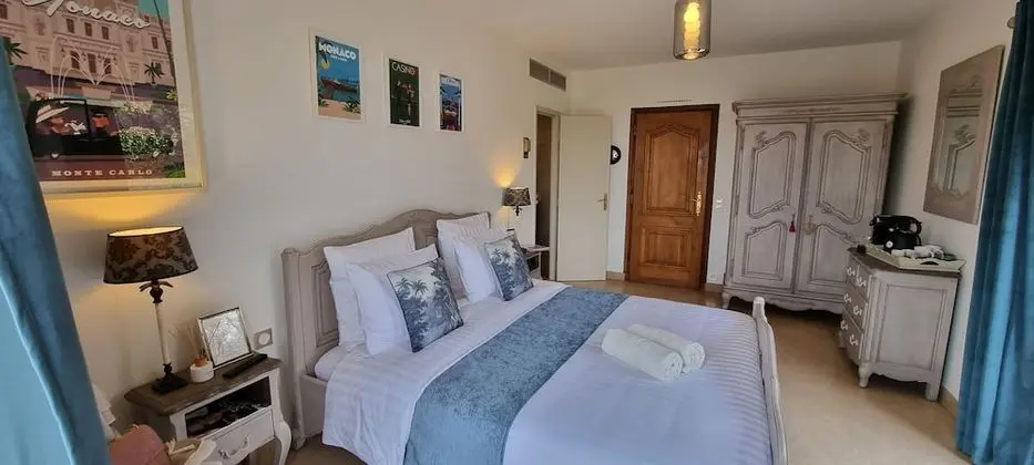 Deluxe Tek Büyük Yataklı Oda, Havuz Kullanımı, Bahçe Manzaralı