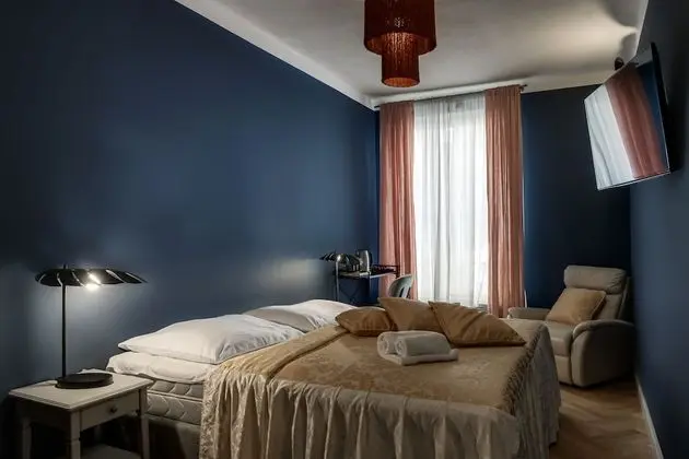 City Tek Büyük Yataklı Oda