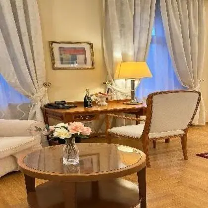 JUNIOR SUITE