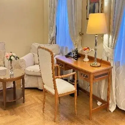 JUNIOR SUITE