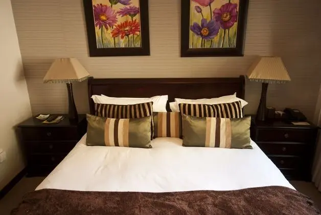 Luxury Oda