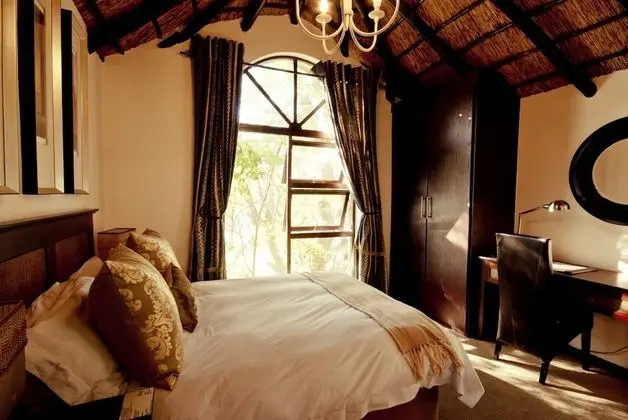 Luxury Oda