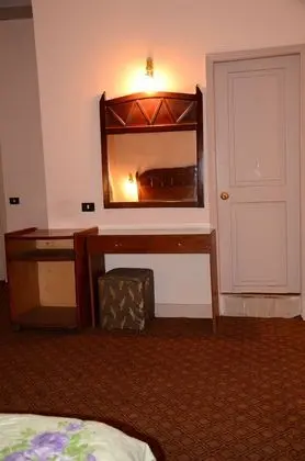 Üç Kişilik Oda, Şehir Manzaralı