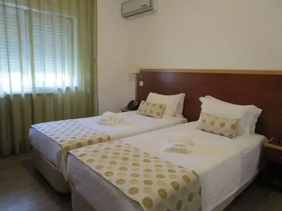 Superior Tek Büyük veya İki Ayrı Yataklı Oda