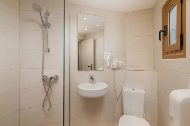 Comfort Üç Kişilik Oda, Bahçe Manzaralı