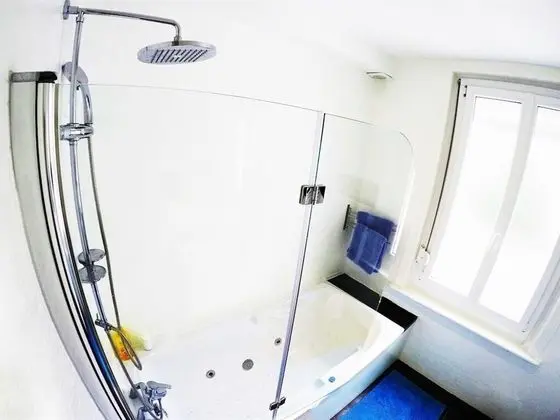 Deluxe Dört Kişilik Oda, Özel Banyo