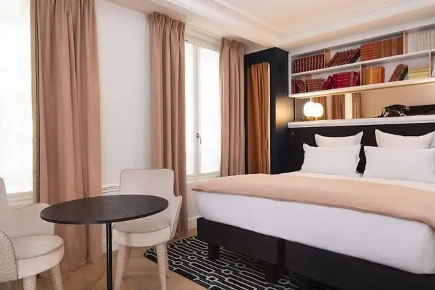 Deluxe Tek Büyük Yataklı Oda