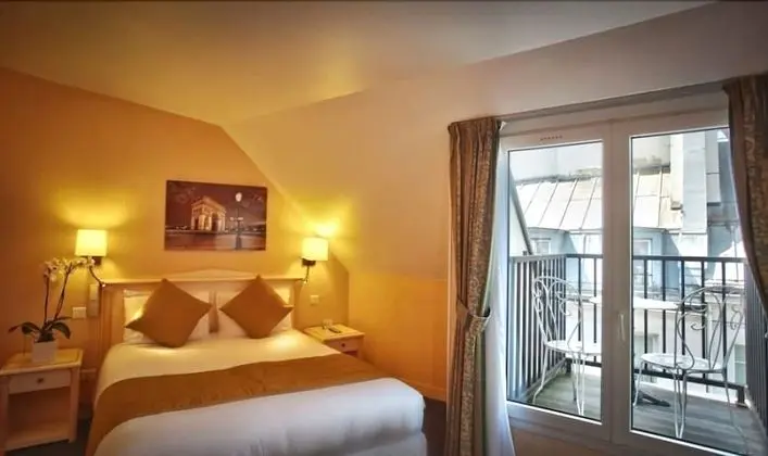 Tek Büyük Yataklı Oda, Balkon