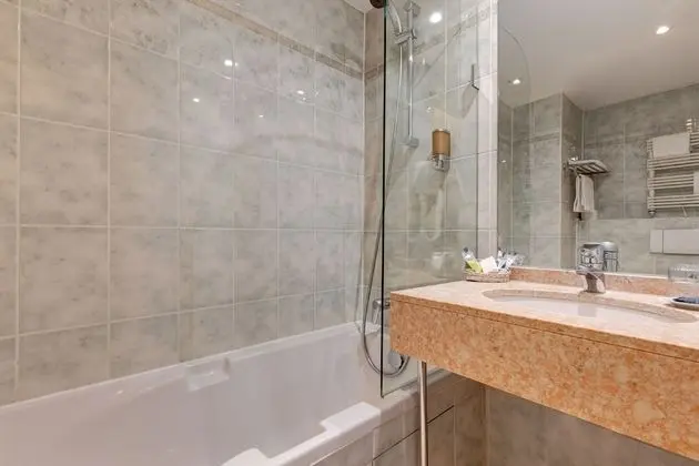 Tek Büyük Yataklı Oda, Balkon