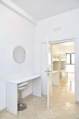 Ortak Ranzalı Oda, Sadece erkekler için, Sigara İçilmez, Özel Banyo
