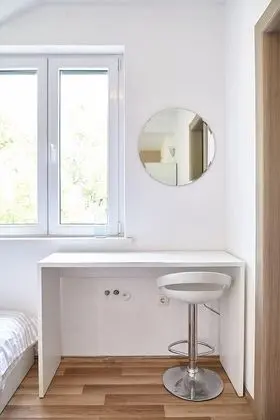 Ortak Ranzalı Oda, Sadece erkekler için, Sigara İçilmez, Özel Banyo