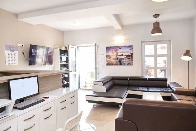 Ortak Ranzalı Oda, Sadece erkekler için, Sigara İçilmez, Özel Banyo