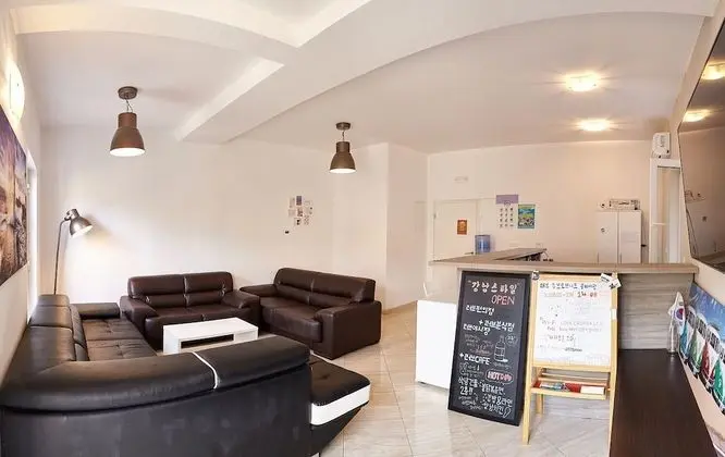 Ortak Ranzalı Oda, Sadece erkekler için, Sigara İçilmez, Özel Banyo