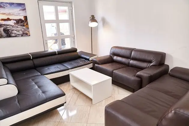 Ortak Ranzalı Oda, Sadece erkekler için, Sigara İçilmez, Özel Banyo