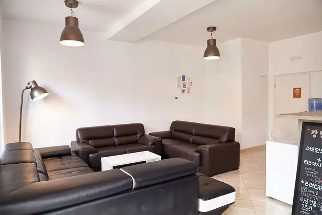 Ortak Ranzalı Oda, Sadece kadınlar için, Sigara İçilmez, Özel Banyo