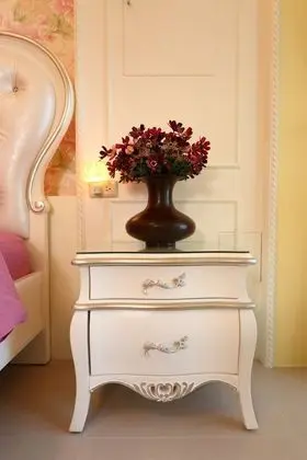 Deluxe Tek Büyük Yataklı Oda (Spouse Only)