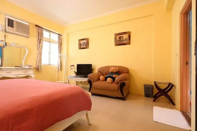 Deluxe Tek Büyük Yataklı Oda (Spouse Only)