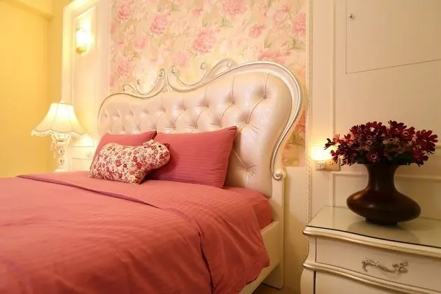 Deluxe Tek Büyük Yataklı Oda (Spouse Only)