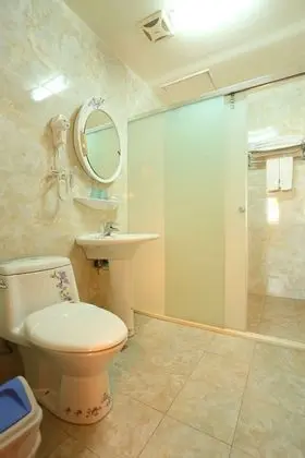 Deluxe Tek Büyük Yataklı Oda (Spouse Only)