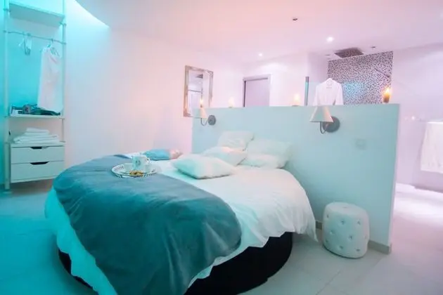 Romantic Tek Büyük Yataklı Oda (Paradis Blanc)