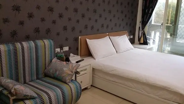 Deluxe Tek Büyük Yataklı Oda (301, 201)