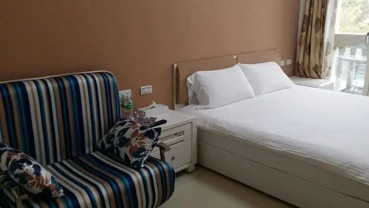 Deluxe Tek Büyük Yataklı Oda (301, 201)