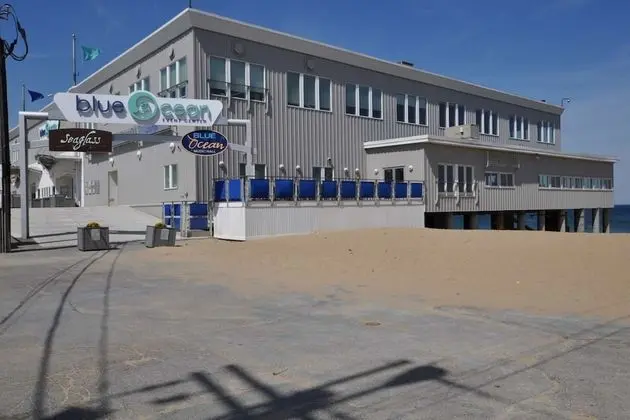 Ev (Love Shack)