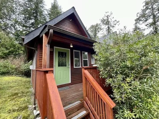 Kulübe (Great Couples Cabin centrally located)