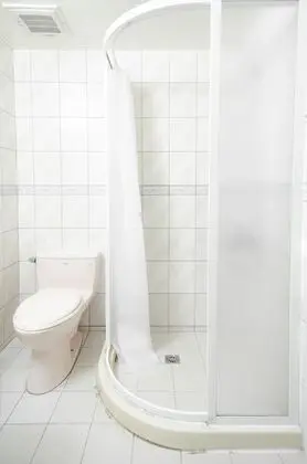 Dört Kişilik Oda, Avlu Manzaralı