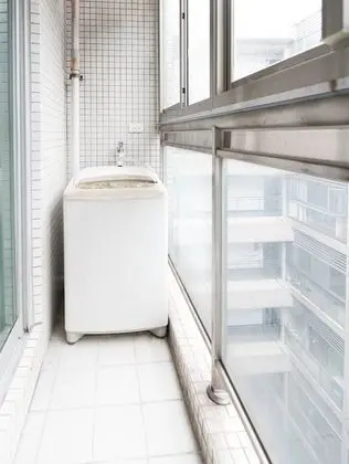 Dört Kişilik Oda, Balkon, Avlu Manzaralı