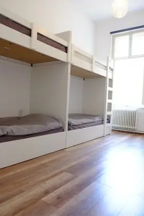 Standard Ortak Ranzalı Oda, Sadece kadınlar için