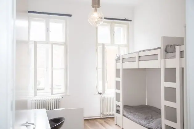 Standard Ortak Ranzalı Oda, Sadece kadınlar için