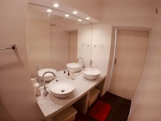 Standard Ortak Ranzalı Oda, Sadece kadınlar için