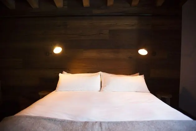 Tek Büyük Yataklı Oda (1)