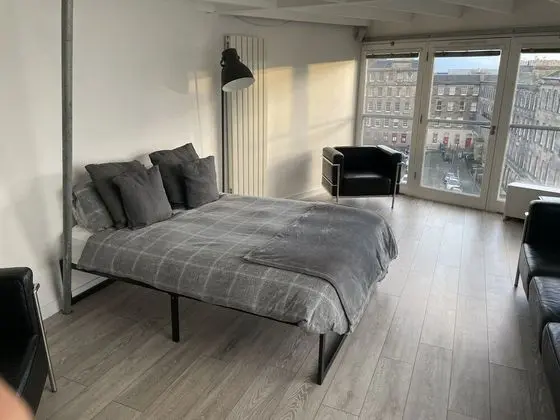 Apart Daire, 1 Büyük (Queen) Boy Yatak