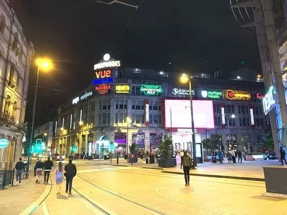 Apart Daire, 1 Büyük (Queen) Boy Yatak ve Çekyat