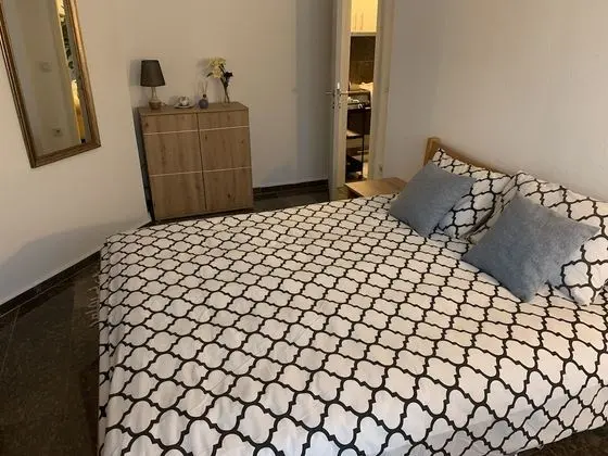 Apart Daire, 1 Büyük (Queen) Boy Yatak