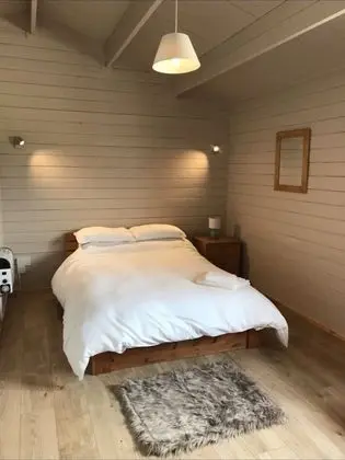 Dağ Evi, 1 Büyük (Queen) Boy Yatak ve Çekyat