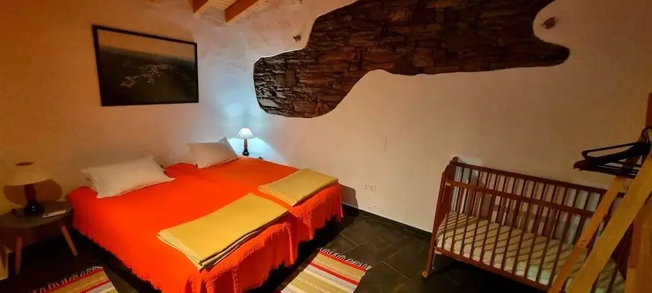 Ev, 1 Büyük (Queen) Boy Yatak