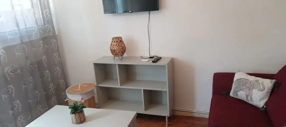 Apart Daire, 1 Büyük (Queen) Boy Yatak ve Çekyat