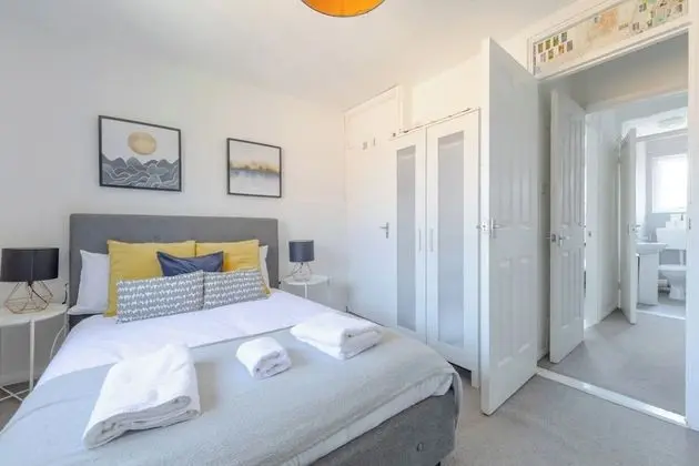 Ev (4 Bedrooms)