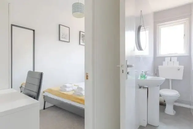 Ev (4 Bedrooms)
