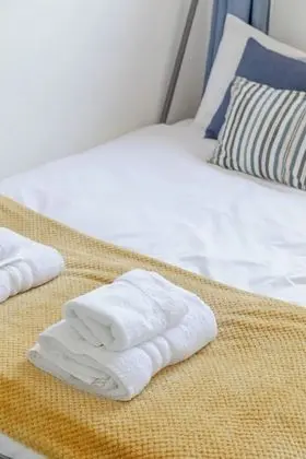 Ev (4 Bedrooms)