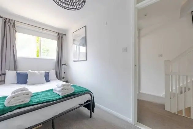 Ev (4 Bedrooms)