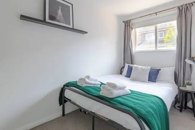 Ev (4 Bedrooms)