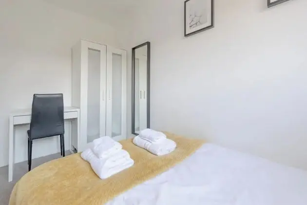 Ev (4 Bedrooms)
