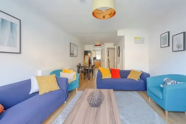 Ev (4 Bedrooms)